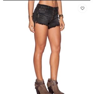 NWT Free People Shark Bite Short In Doe